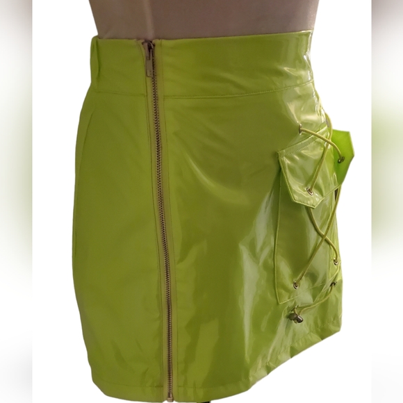 Vinyl Bodycon Miniskirt - Picture 6 of 7